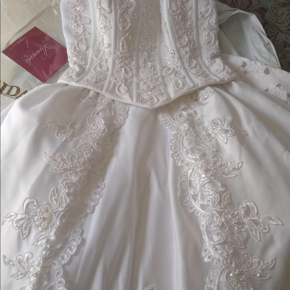 White Wedding Dress - Picture 2 of 10